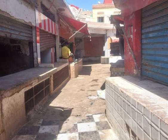 محلات-مهجورة-طالتها-تشققات-بالمركب-التجاري-563x470 محلات-مهجورة-طالتها-تشققات-بالمركب-التجاري-563x470