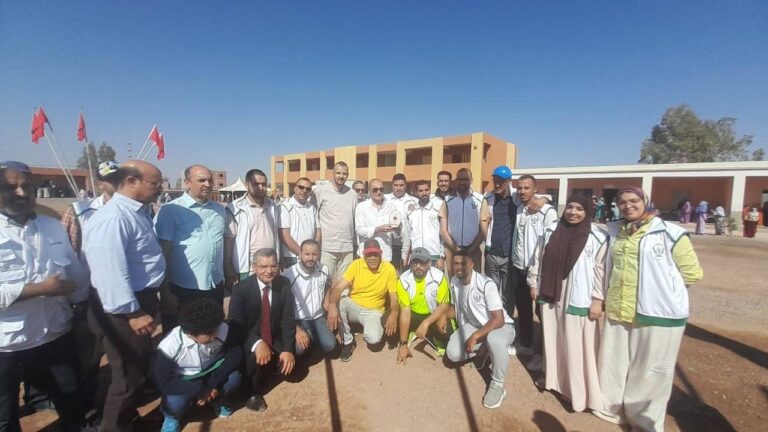 عامل إقليم قلعة السراغنة يتفقد قافلة طبية متعددة التخصصات بجماعة سيدي عيسى بن سليمان