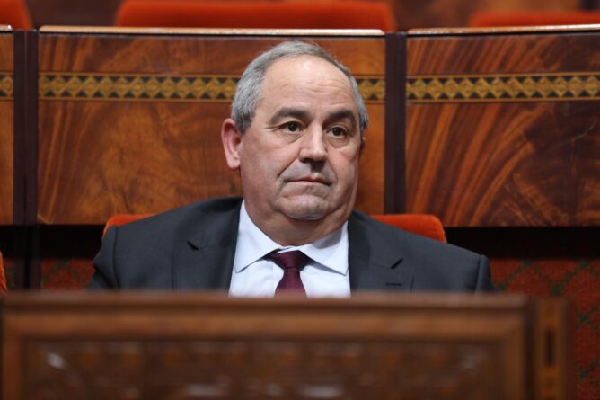 الجمود في ملف الأقدمية يدفع أساتذة الجامعات إلى التصعيد