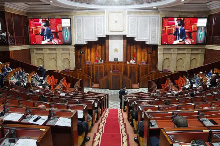 قانون جديد يفصل بين البرلمان والجماعات الترابية لضمان استقلال القرار السياسي