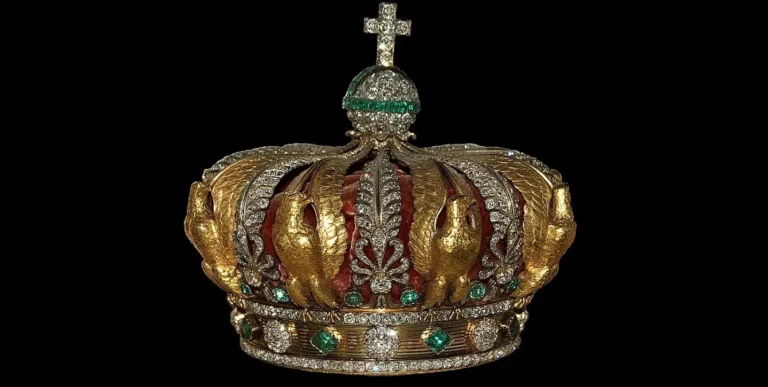 سرقة القرن تهز فرنسا…تفاصيل العملية الهوليودية التي استهدفت كنوز اللوفر