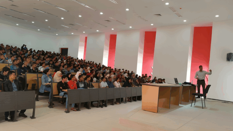 خريجو شعبة القانون يرفعون ملف “البطالة الدائمة” إلى وسيط المملكة ويطالبون بتدخل عاجل لإدماجهم المهني