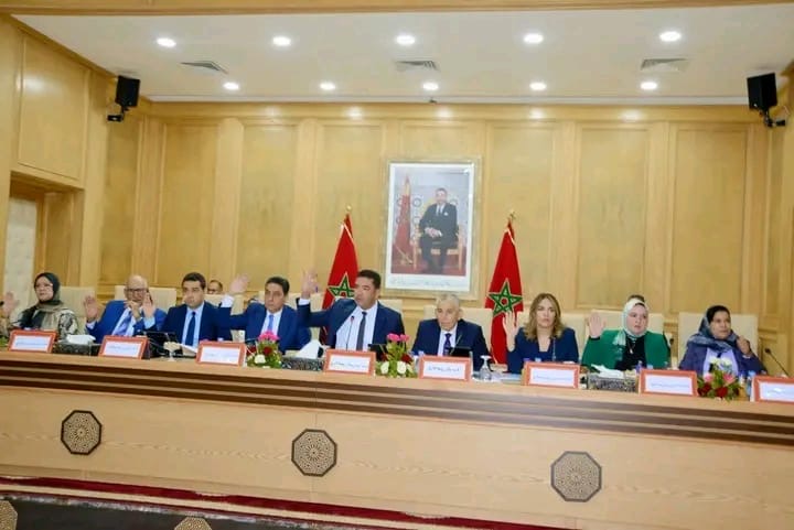 مجلس جهة الشرق يصادق على مشاريع تنموية كبرى واستياء بالناظور بسبب إقصائها من مركز إيواء مرضى السرطان