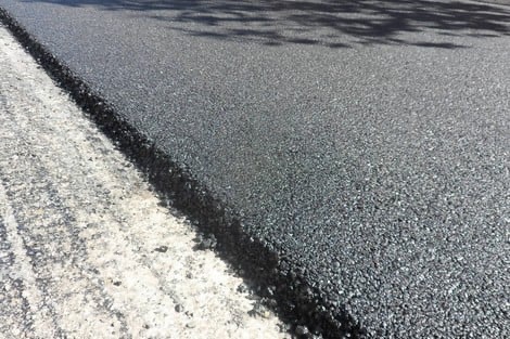 جماعة إيحدادن.. انطلاق أشغال تزفيت الشوارع بعد طول انتظار