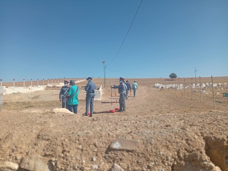 نواحي خنيفرة.. استخراج رفات الراعي “محمدينو” بحضور المحامي صبري لحو وسط مشاهد مؤلمة وانهيار والديه