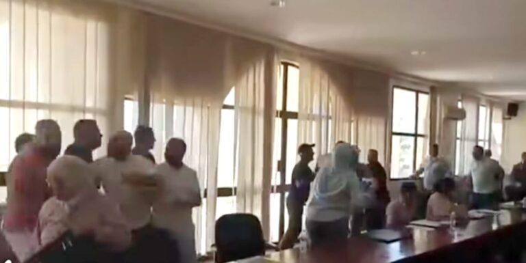 أزمة التسيير المحلي في ابن أحمد: من قاعة المجلس إلى ساحة الخلاف