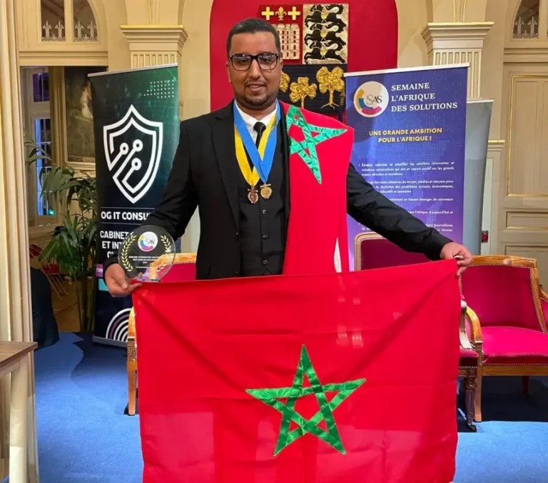 المخترع المغربي أمين بلمزوقية يُتوج بأربع جوائز دولية ويُعيَّن سفيراً للذكاء الاصطناعي بإفريقيا