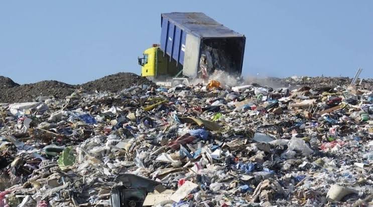 ساكنة امطالسة تُعبّر عن استنكارها بعد المصادقة على مشروع المطرح العمومي الإقليمي