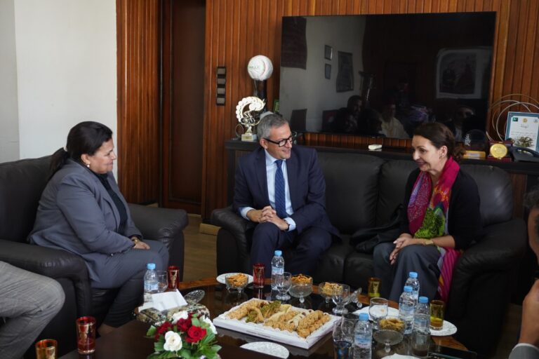 القنيطرة تستقبل مسؤولاً فرنسياً في زيارة تعزز الشراكة التاريخية وتدعم مشاريع التعاون المشترك