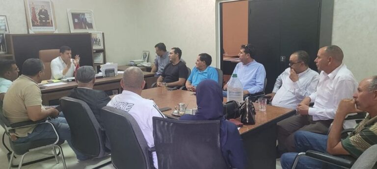 جماعة الخلفية: فيديو متداول يعيد الجدل حول الفساد… ومطالب بفتح تحقيق في تصريحات مستشار جماعي + فيديو التصريح