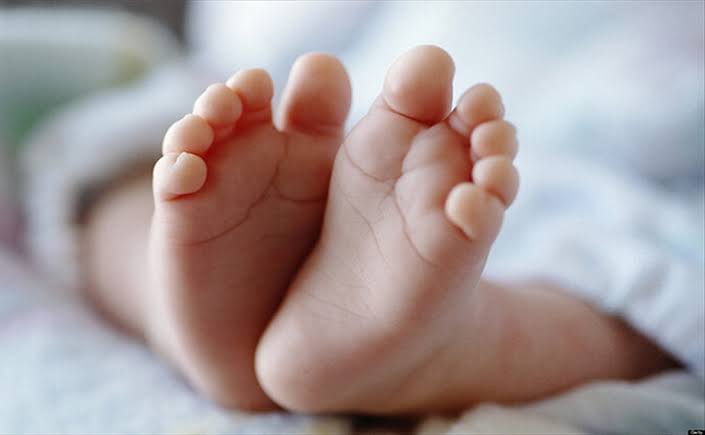 تحقيق عاجل بعد وفاة رضيعة داخل حضانة بطنجة