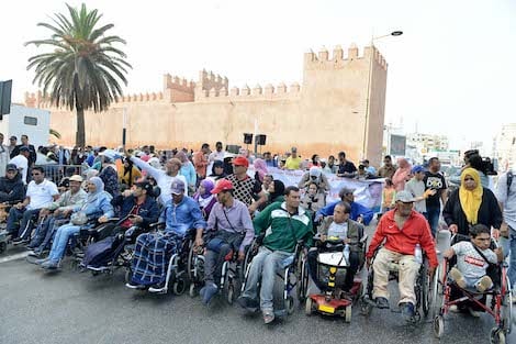 حملة الشهادات الجامعية في وضعية إعاقة يحتجون على تهميشهم ويطالبون بالإدماج الفعلي