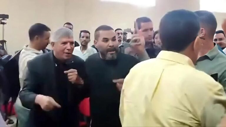 ندوة تتحول إلى فوضى بأيت أورير.. الغلوسي يندد بـ“البلطجة السياسية” ويطالب بحماية الحق في النقاش العمومي