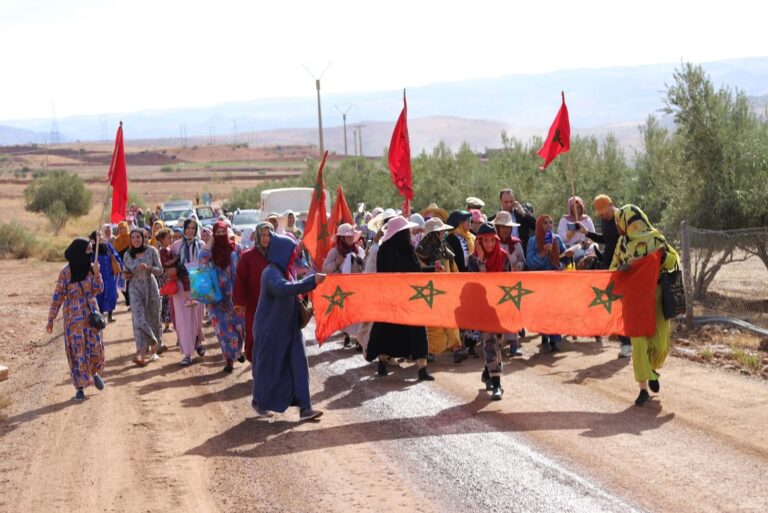 نساء تلحيانت بخنيفرة في مسيرة غاضبة للمطالبة بفك العزلة وتوفير الماء والنقل