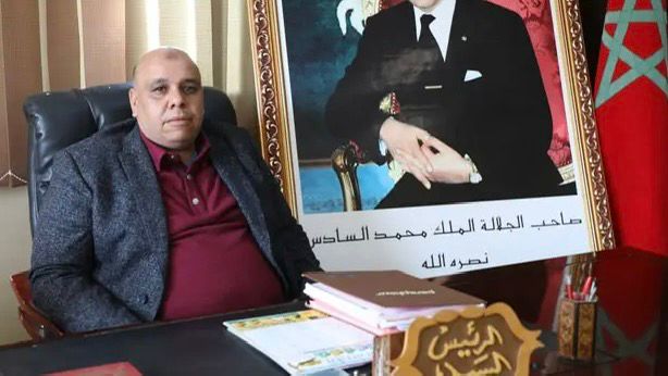 المجلس الجماعي للبئر الجديد ينفي إشاعة إقالة رئيسه ويؤكد استمراره في مهامه