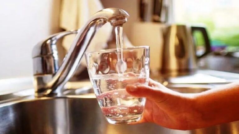 جدل حول صفقة لاقتناء “ماء جافيل”.. هل يستعمله المكتب الوطني للماء في معالجة مياه الشرب؟