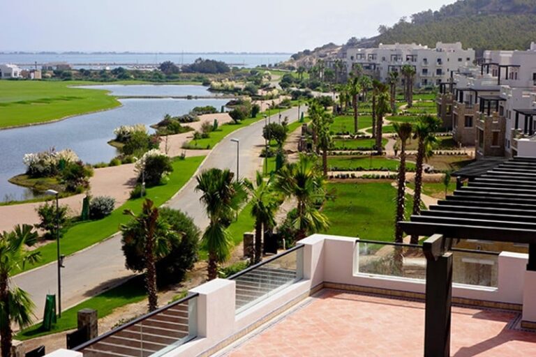 مارشيكا تطلق صفقة جديدة لصيانة المساحات الخضراء بكورنيش الناظور بقيمة 500 مليون سنتيم