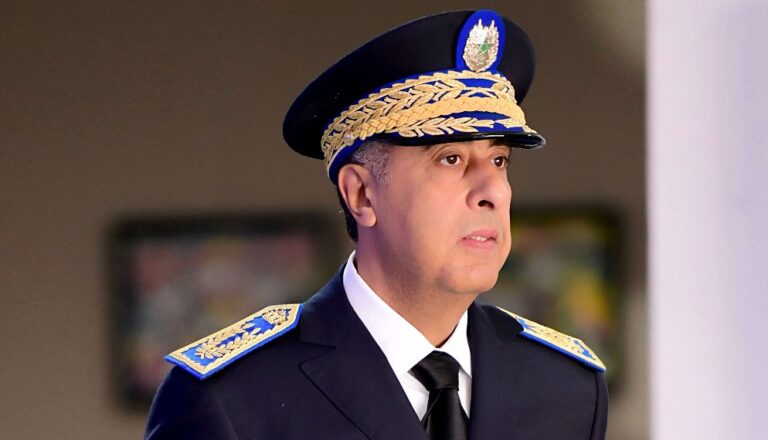 المدير العام للأمن الوطني يمنح ترقية استثنائية لشرطي توفي أثناء أداء مهامه بسلا