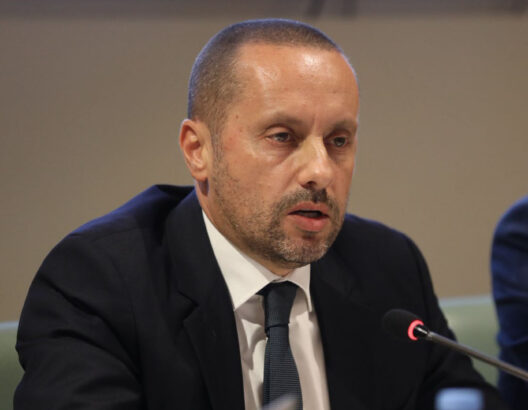 تاونات.. نقابات الصحة تتهم المندوبية بالشطط الإداري والإدارة ترد: “صراعات نقابية داخلية”