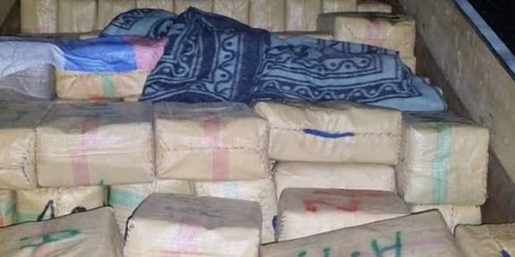 إحباط تهريب أزيد من طنين من “النفحة” بضواحي تارودانت وحجز ثلاث سيارات