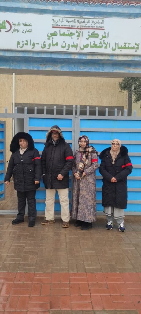 استمرار احتجاج عمال مركز الأشخاص بدون مأوى بوادي زم للمطالبة بصرف الأجور وصون الكرامة المهنية..