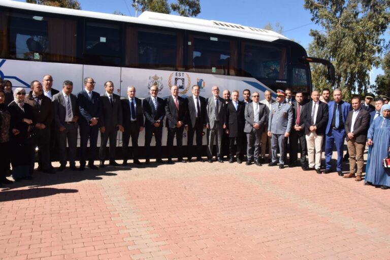 المدرسة العليا للتكنولوجيا بالفقيه بن صالح تتعزز بحافلة جديدة ومركز متطور للذكاء الاصطناعي