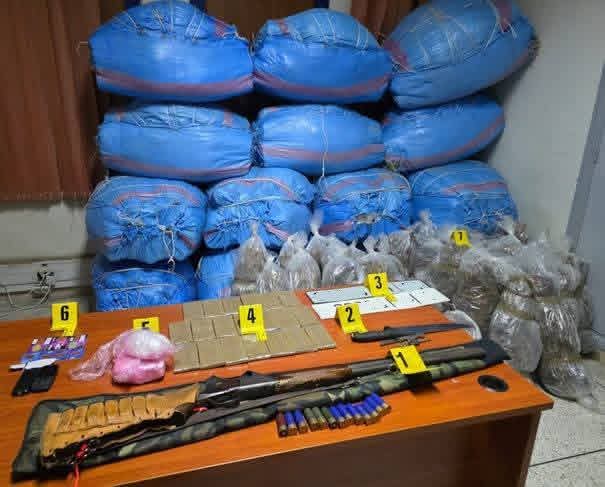 ضربات متزامنة تفكك شبكات التهريب الدولي.. حجز أزيد من طن من “الشيرا” بين فاس والدار البيضاء وطنجة