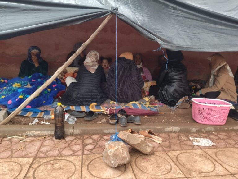 احتجاج نسوي بتاݣلفت بسبب تعثر مشروع “الپاڤي” يسلط الضوء على اختلالات تدبير الأوراش المحلية