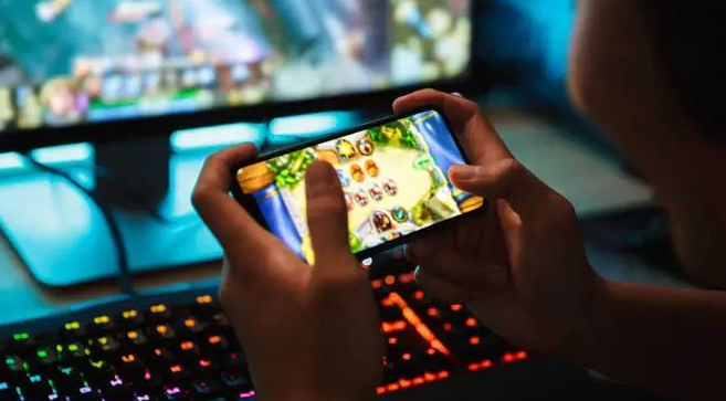 مشروع قانون جديد يقيد ولوج القاصرين للألعاب الإلكترونية.. توجه لحماية الناشئة من الإدمان الرقمي