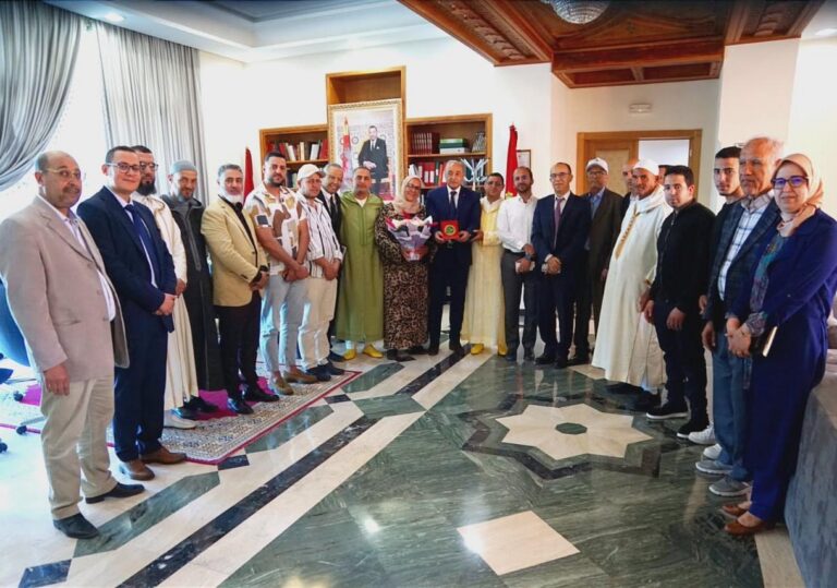 عامل إقليم قلعة السراغنة يستقبل المتوجين في المعرض الدولي للفلاحة ويشيد بأداء الفاعلين المحليين