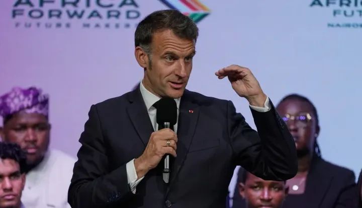 ماكرون يشيد بالتعليم المغربي… وتجدد الجدل حول لغة تدريس العلوم بالمغرب