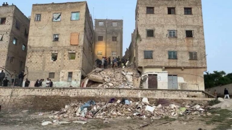 انهيار منزل من خمسة طوابق بفاس يخلف وفاة طفل ويستنفر السلطات