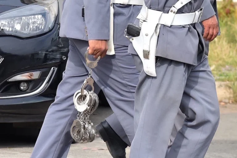 الدرك الملكي يوقف مروجي أقراص مهلوسة بضواحي وزان ويحجز سيارة ودراجة نارية