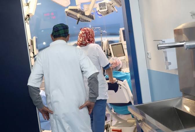 الأطباء الجدد ملزمون بثلاث سنوات عمل داخل المجموعات الصحية الترابية