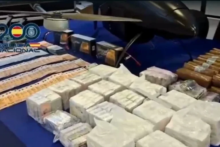 طائرات مسيّرة تنقل المخدرات من شمال المغرب إلى أوروبا.. الأمن الإسباني يفكك شبكة دولية