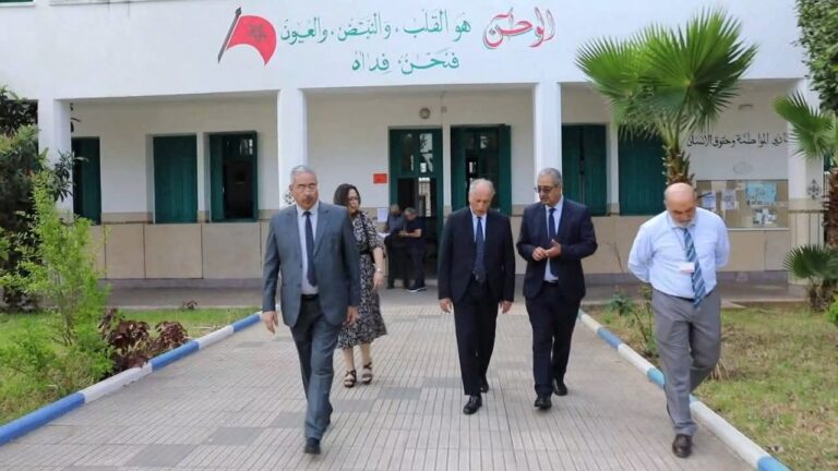 وزير التربية الوطنية يتفقد انطلاق الامتحان الجهوي الموحد للأولى باكالوريا بالرباط