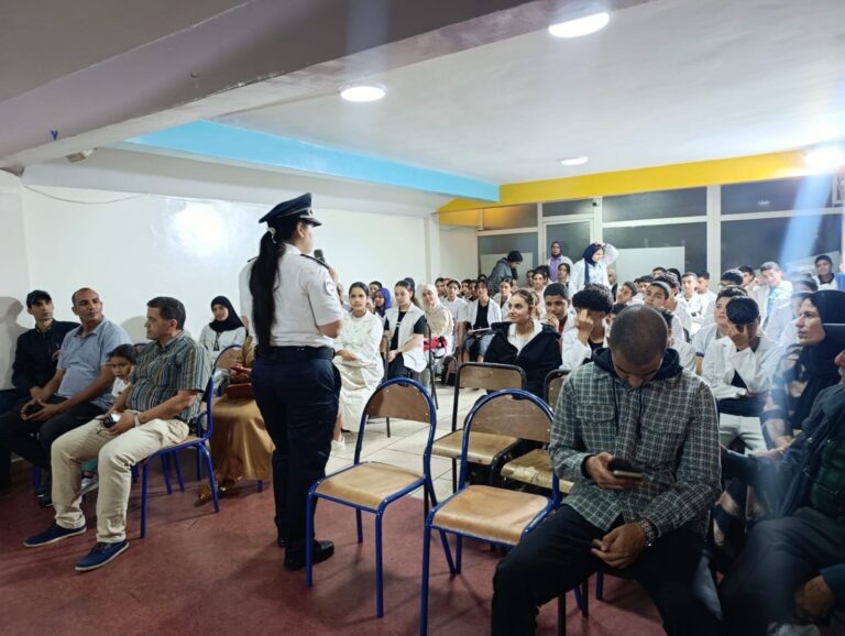 الطفل والاستعمال الآمن للإنترنت محور يوم تحسيسي بالملحقة الإدارية سيدي الخدير بعمالة مقاطعة الحي الحسني