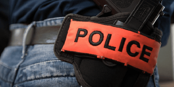 شرطي يضطر لاستعمال سلاحه الوظيفي لتوقيف شخص هدد عناصر الأمن بكلب شرس بأزرو