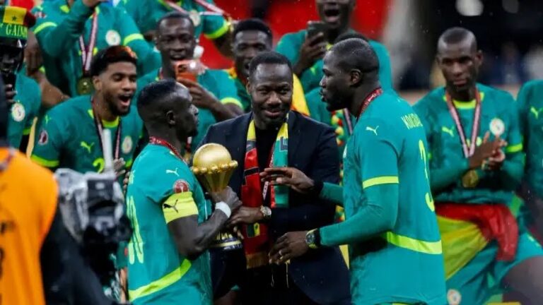 حقيقة وثيقة «الطاس» المتداولة.. لا قرار رسمي بسحب لقب كأس إفريقيا من المغرب أو منحه للسنغال