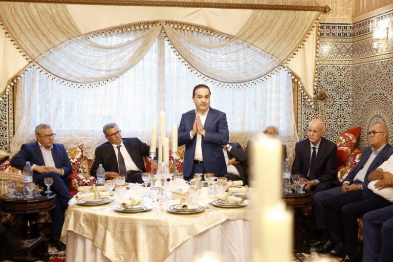 الأحرار يحسم مرشحيه بجهة الشرق.. أخنوش يقود لقاء تنظيمياً بوجدة بحضور مرشحي الحزب