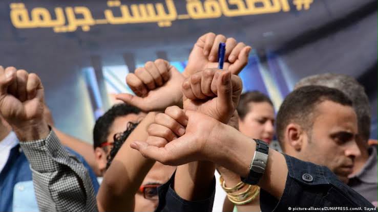 النقابة الوطنية للصحافة ومهن الإعلام ببني ملال-خنيفرة تدعو إلى إنصاف المراسلين الصحفيين وتؤكد: هم العمود الفقري للإعلام الوطني