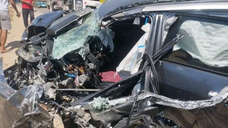 اصطدام عنيف بين شاحنة وسيارة خفيفة يخلف خسائر بشرية ومادية ضواحي القنيطرة