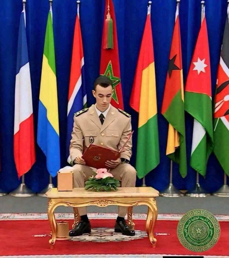 ولي العهد الأمير مولاي الحسن بالزي العسكري الرسمي.. حضور يجسد هيبة المؤسسة العسكرية واستمرارية الدولة