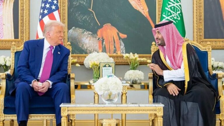 ولي العهد السعودي يؤكد لترامب أولوية التهدئة والحلول الدبلوماسية في الشرق الأوسط