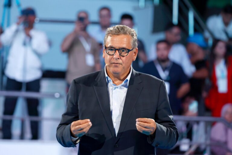 أخنوش يدافع عن الطالبي العلمي ويشرح حدود تفاوض الأحزاب حول الحكومة