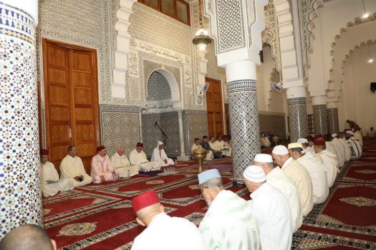 خنيفرة.. عامل الإقليم يترأس حفل إحياء ذكرى المولد النبوي الشريف بمسجد للا خديجة