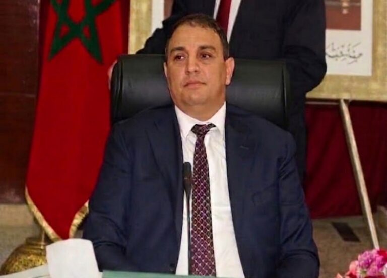 عادل بركات حين يُختزل إنجاز جهة كاملة في شخص واحد.. أين ذهبت المؤسسات؟