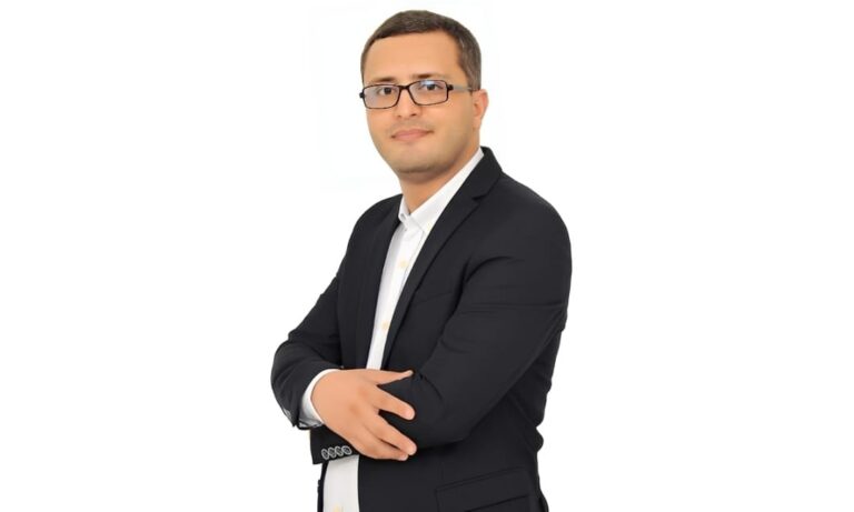 محمد الصادقي.. مسار سياسي وأكاديمي يضعه في واجهة «المصباح» بإقليم الناظور