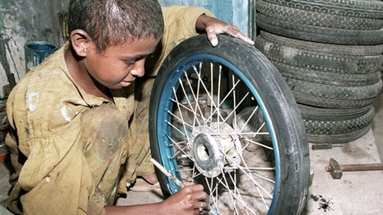 رغم تراجعها بـ31%.. أكثر من 101 ألف طفل ما زالوا في سوق الشغل بالمغرب