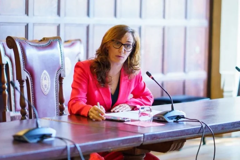 وزيرة الصحة الإسبانية ترفض عزل سبتة صحياً وتعتبره «غير مبرر» وسط جدل حول الأمراض المعدية